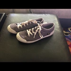 TEVA Freewheel Shoes in Plum, Sz 8.5